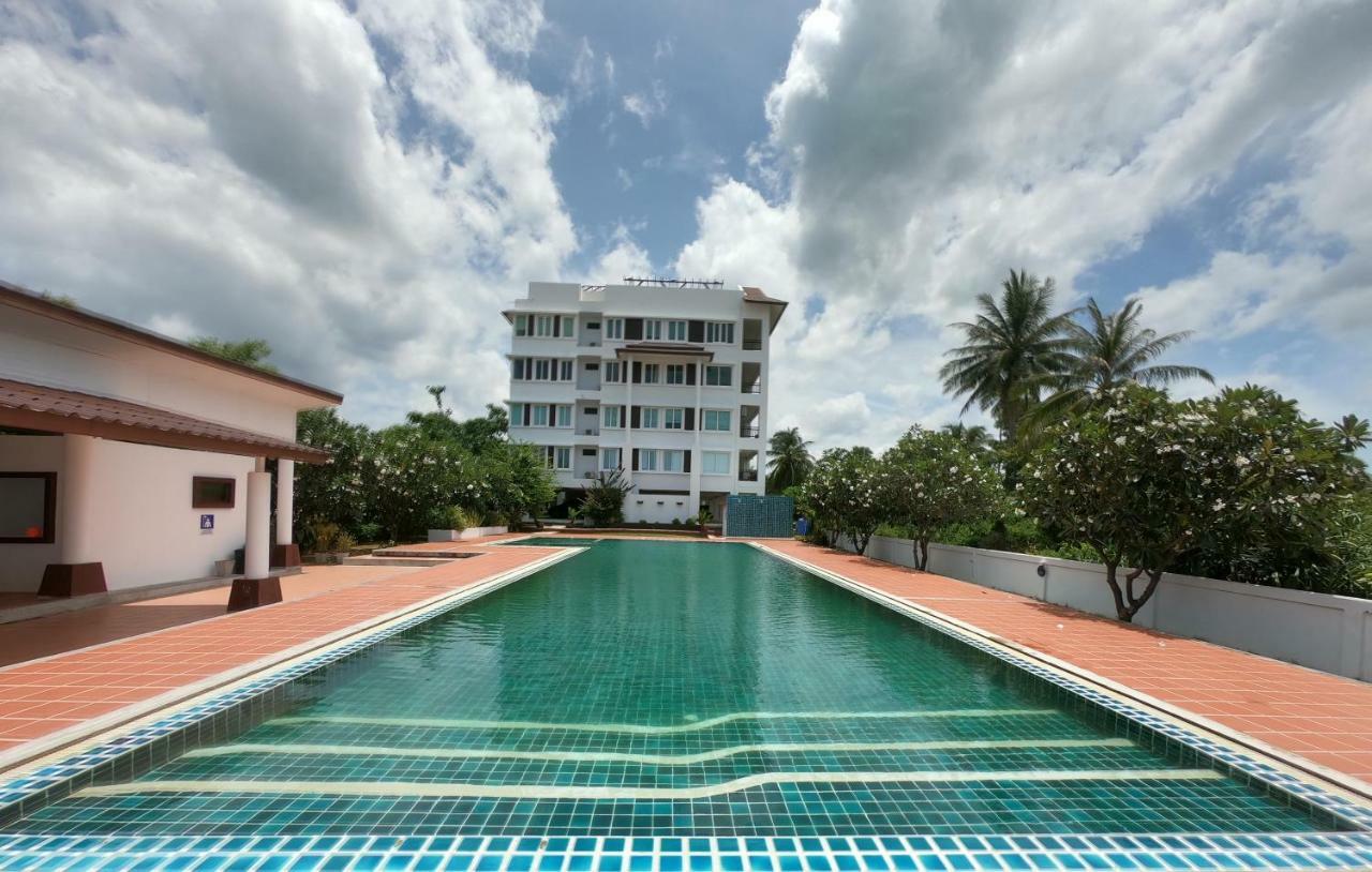 Khanom Sea Breeze apartment Extérieur photo